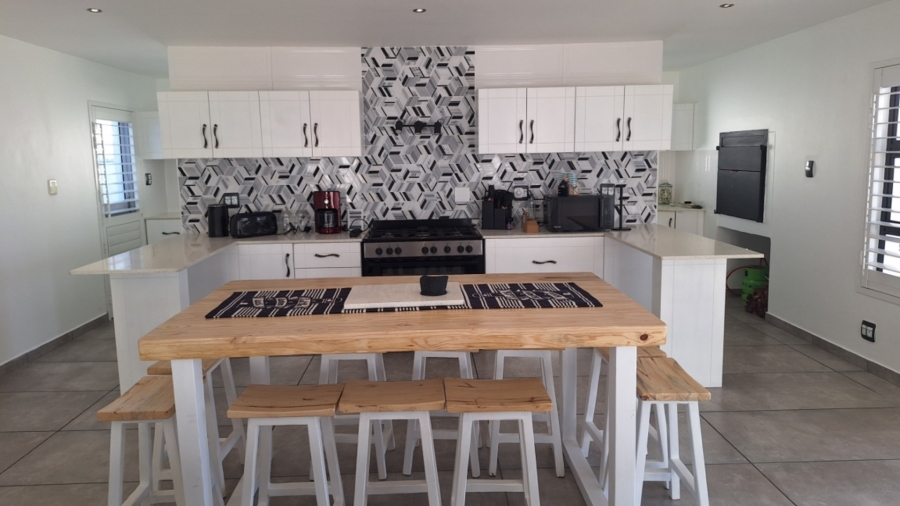 4 Bedroom Property for Sale in Dwarskersbos Western Cape